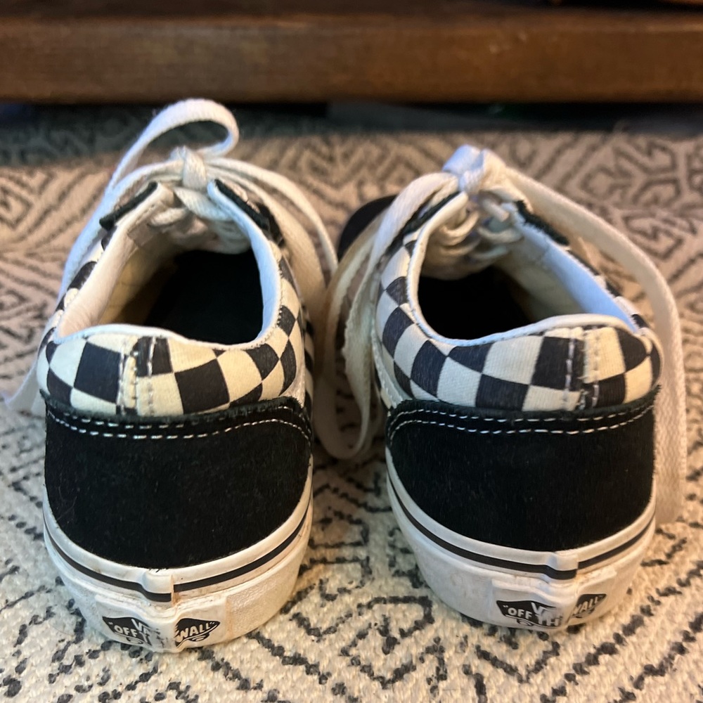 Vans - Picture 4 of 5